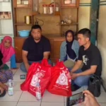 Yudha Puja Turnawan Kunjungi Tiga Lansia Duafa Penyandang Disabilitas di Bayongbong