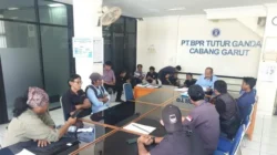 ORMAS GAS Datangi Kantor BPR Tutur Ganda Garut, Denda Keterlambatan Angsuran Disepakati Dihapus