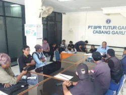 ORMAS GAS Datangi Kantor BPR Tutur Ganda Garut, Denda Keterlambatan Angsuran Disepakati Dihapus
